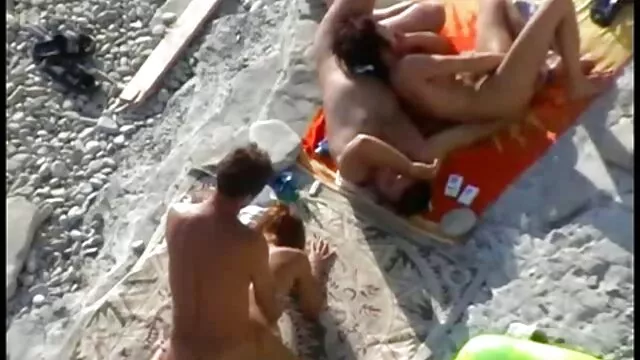 熱いです熟女車の中で 鈴木 一徹 キス 動画