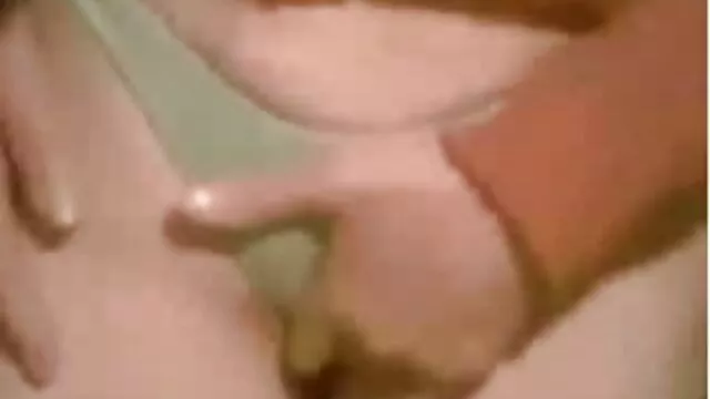 ホットひよこのアクションは、道路上に取得するために支払います！ エッチ 動画 女 向け
