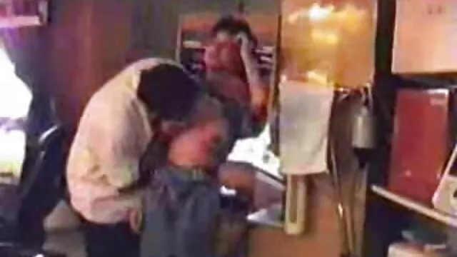 コックの上に座って、ネットに落ちた 女の子 むけ エロ 動画